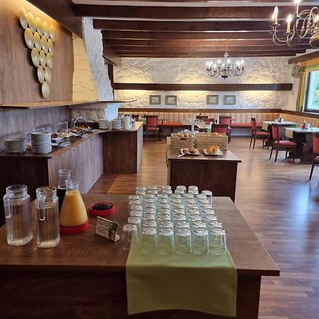 Landgasthof Zur Goldenen Traube Podersdorf am See Bagian luar foto